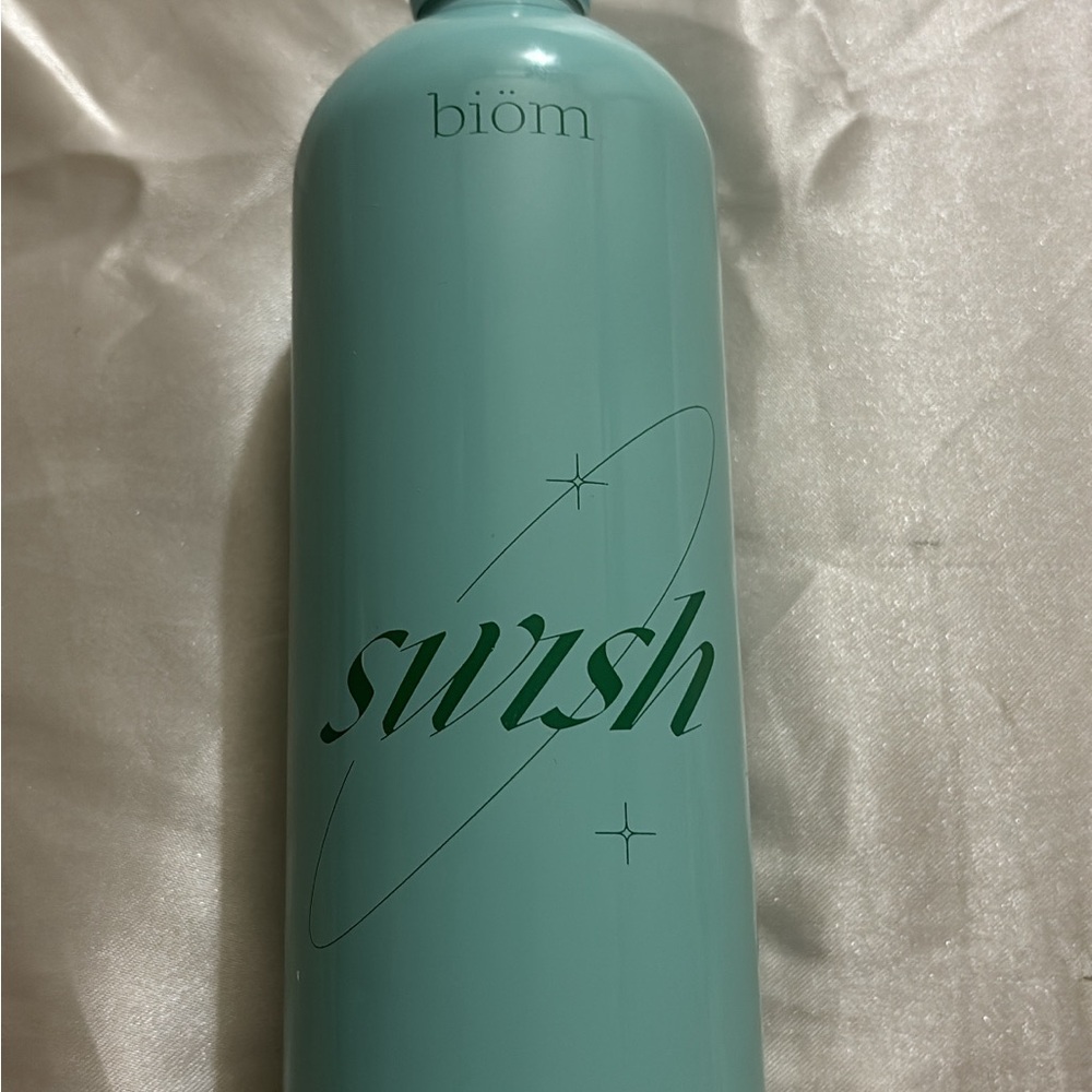 Green Spa-Like Body Wash with Matte Finish